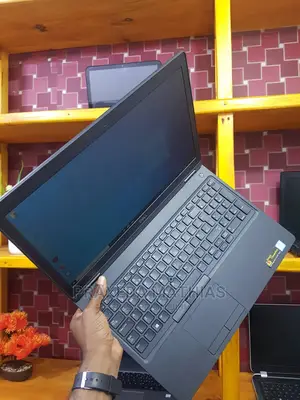 Laptop Dell Latitude 15 5580 8GB Intel Core I5 HDD 500GB