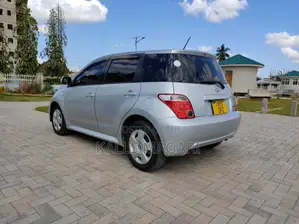 Toyota IST 2005 Silver