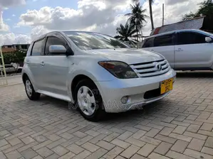Toyota IST 2005 Silver