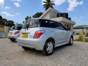 Toyota IST 2005 Silver