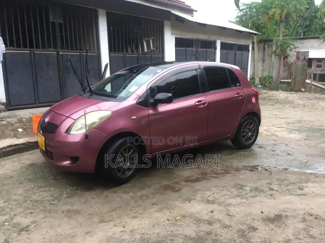 Toyota Vitz 2005 Brown