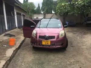 Toyota Vitz 2005 Brown