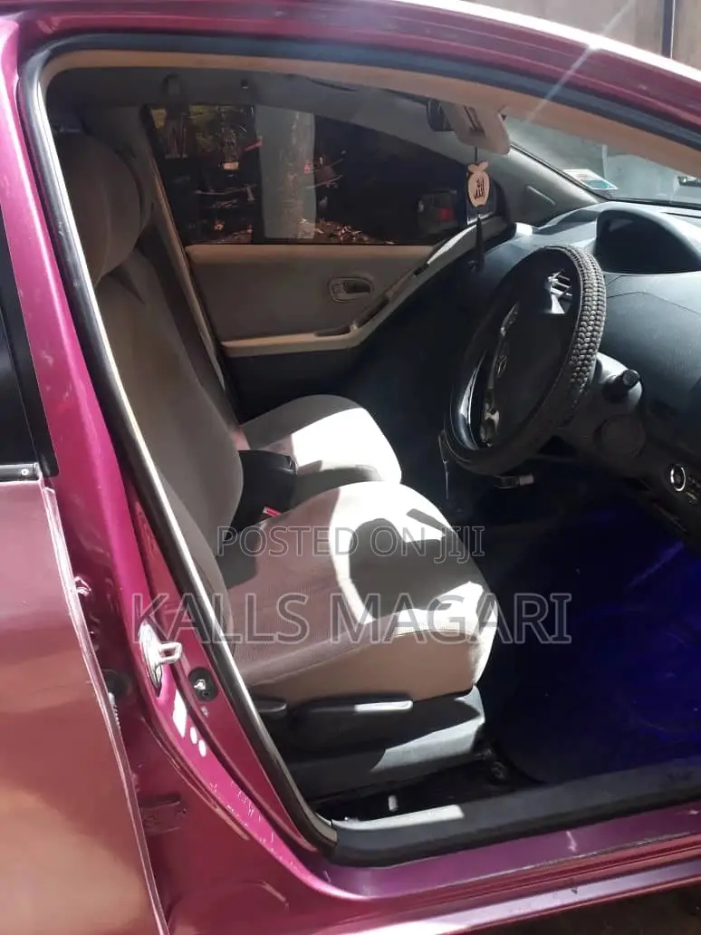Toyota Vitz 2005 Brown