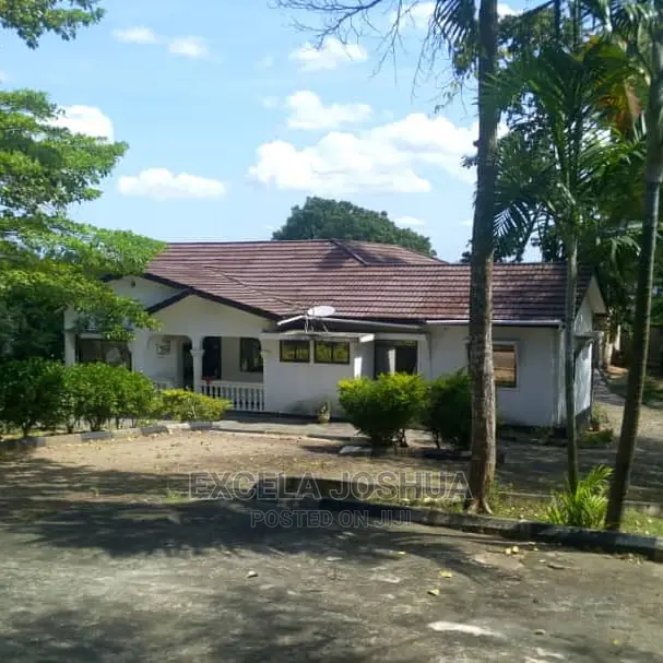 5bdrm House in , Mbezi for Sale