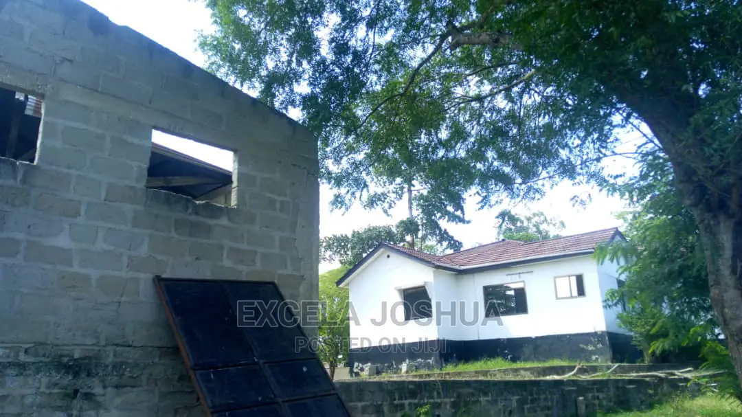 5bdrm House in , Mbezi for Sale