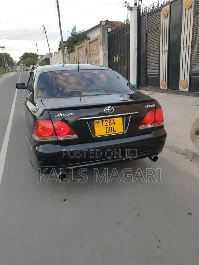 Toyota Crown 2005 Royale Black