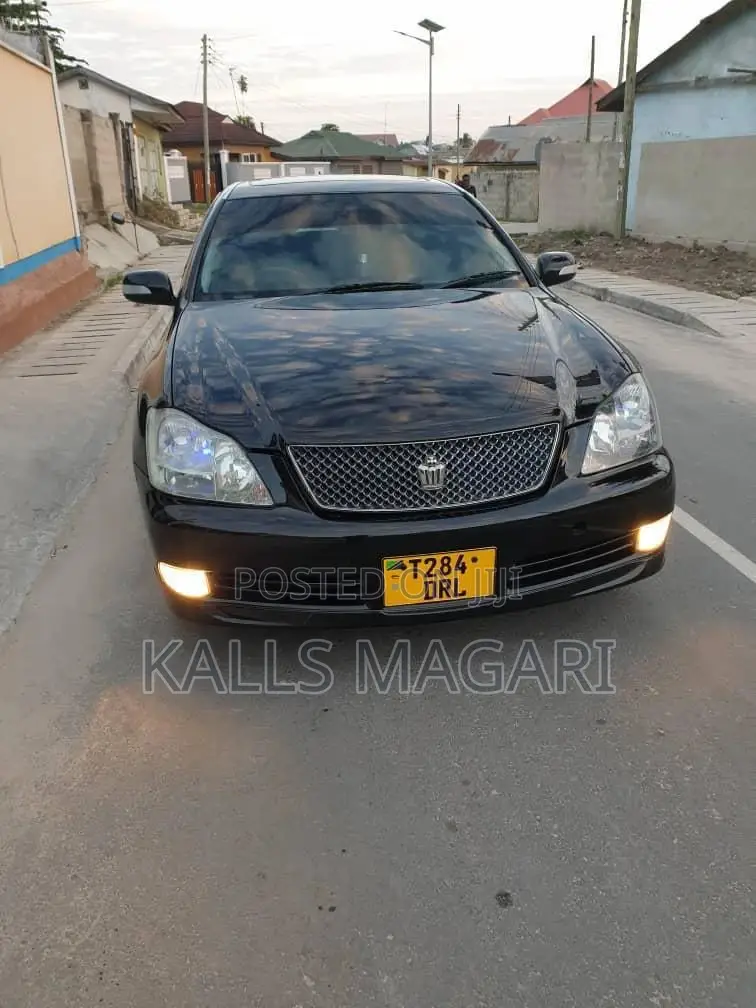 Toyota Crown 2005 Royale Black