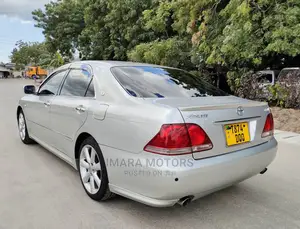 Toyota Crown 2007 Silver