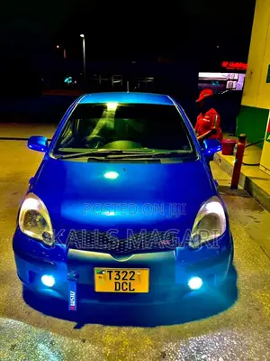 Toyota Vitz 2006 Blue
