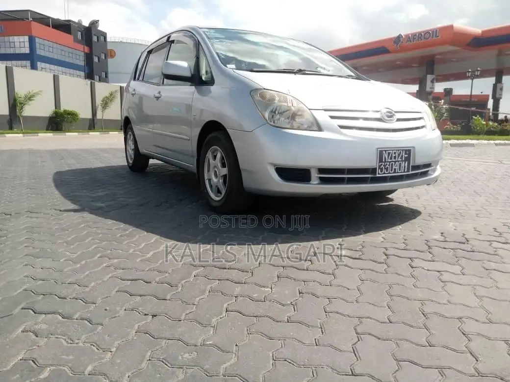 Toyota Corolla Spacio 2005 Silver