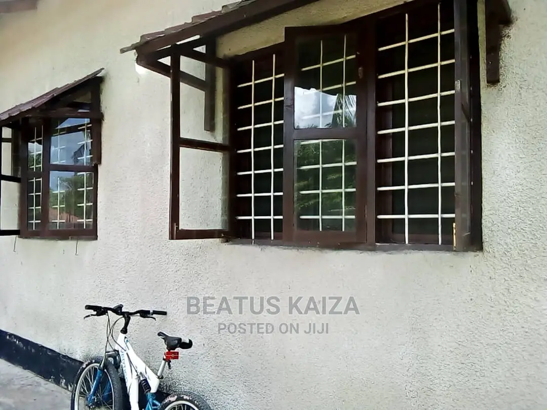 2bdrm House in Located Mikocheni for rent