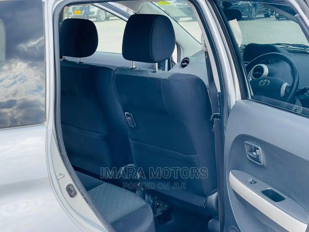 Toyota IST 2006 Gray
