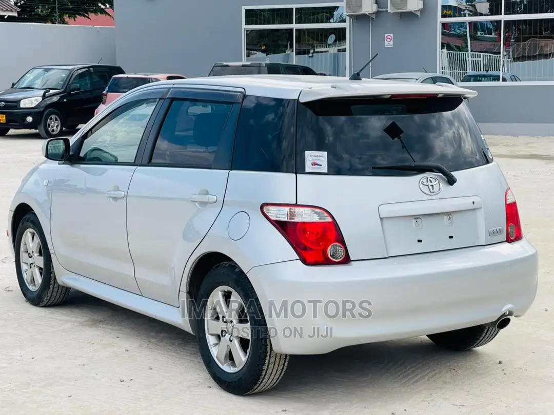 Toyota IST 2006 Gray