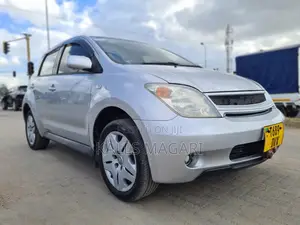 Toyota IST 2006 Silver