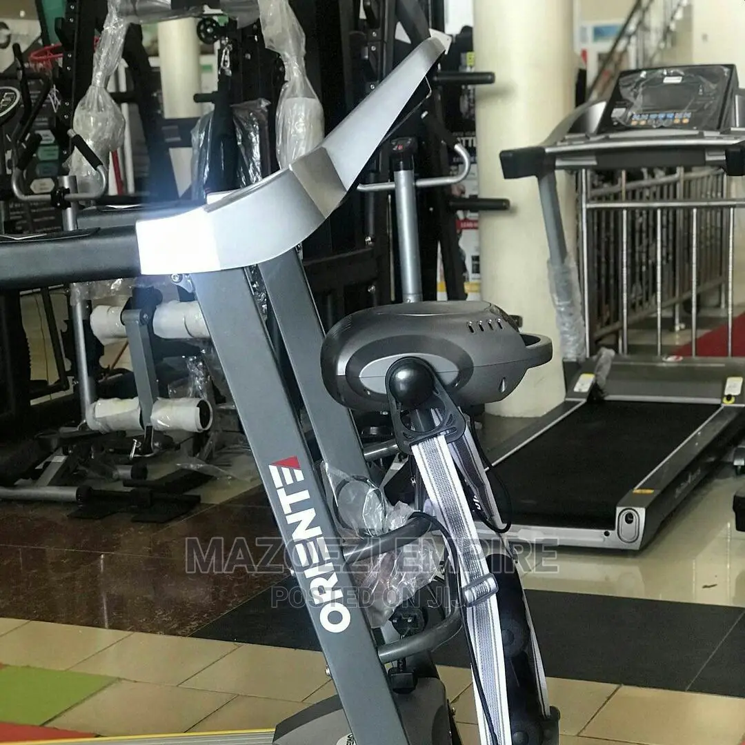 Oriente Treadmill
