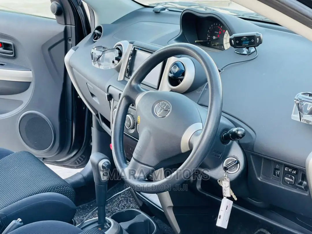 Toyota IST 2005 Black