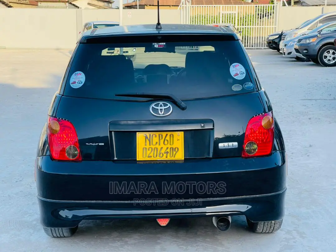 Toyota IST 2005 Black