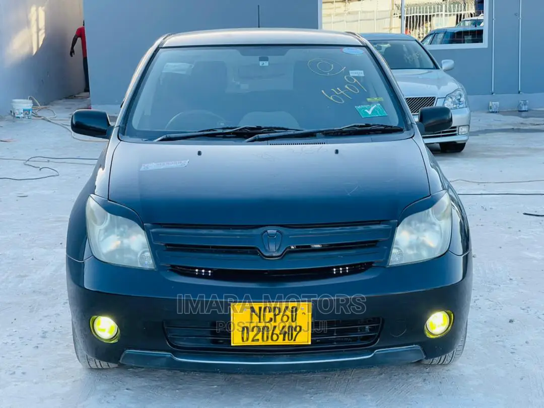 Toyota IST 2005 Black