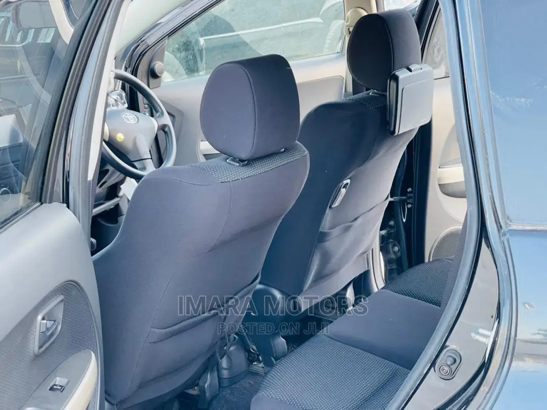 Toyota IST 2005 Black