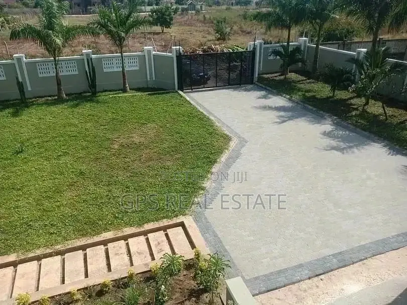 4bdrm House in Evans Mansah, Kinondoni for Sale
