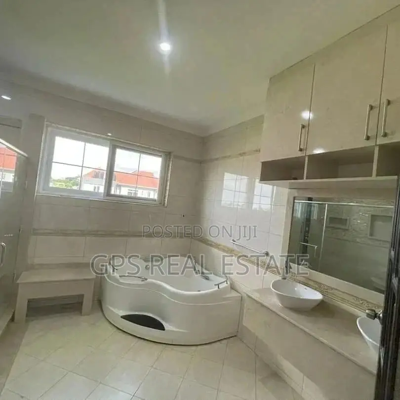 5bdrm House in Evans Mansah, Kinondoni for Sale