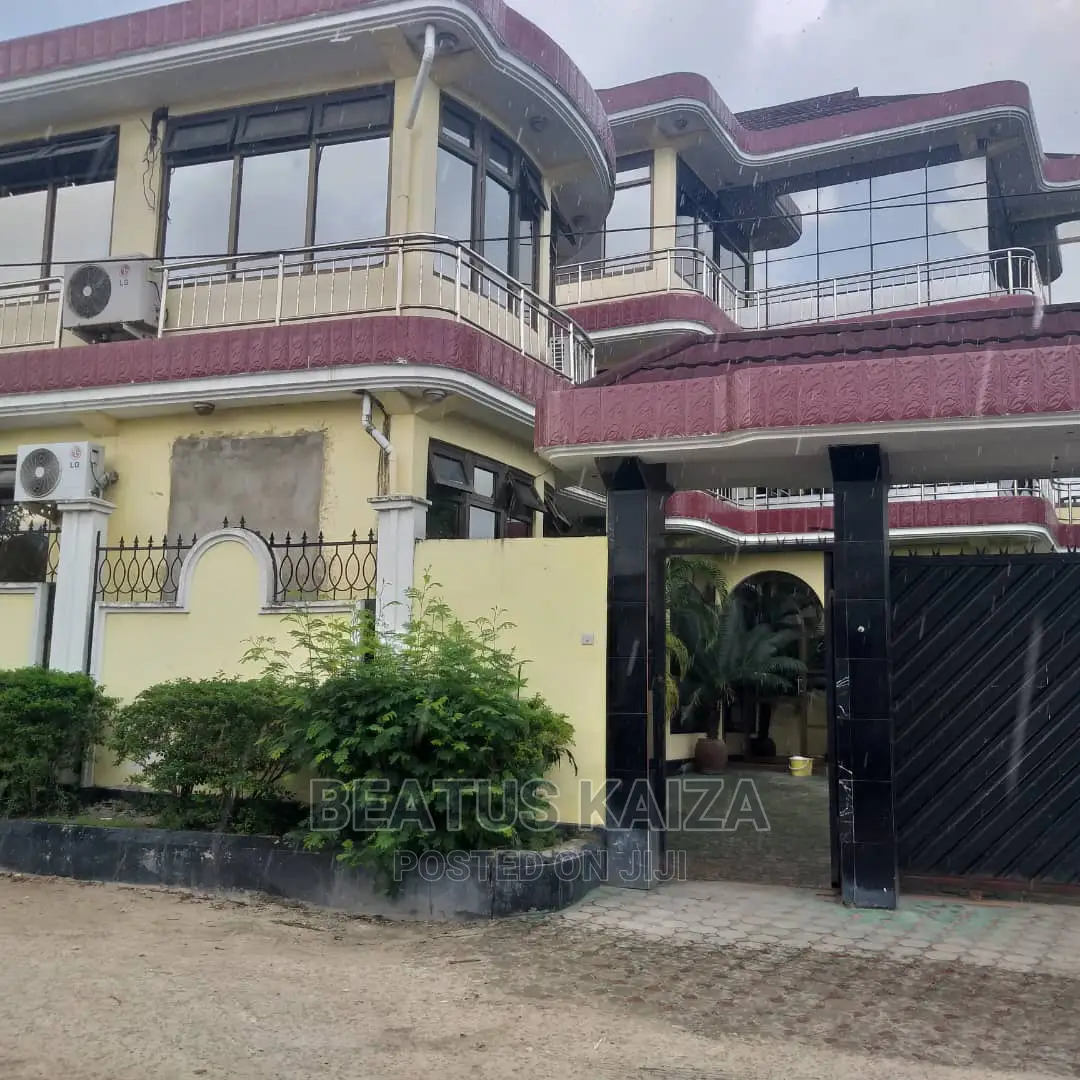 Furnished 1bdrm Block of Flats in Fullyfunished Studio, Mwananyamala