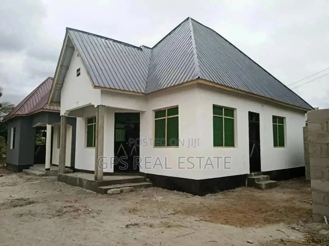 3bdrm House in Evans Mansah, Chamazi for Sale