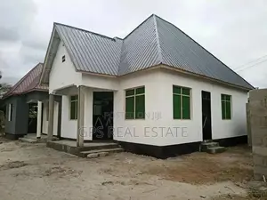3bdrm House in Evans Mansah, Chamazi for Sale