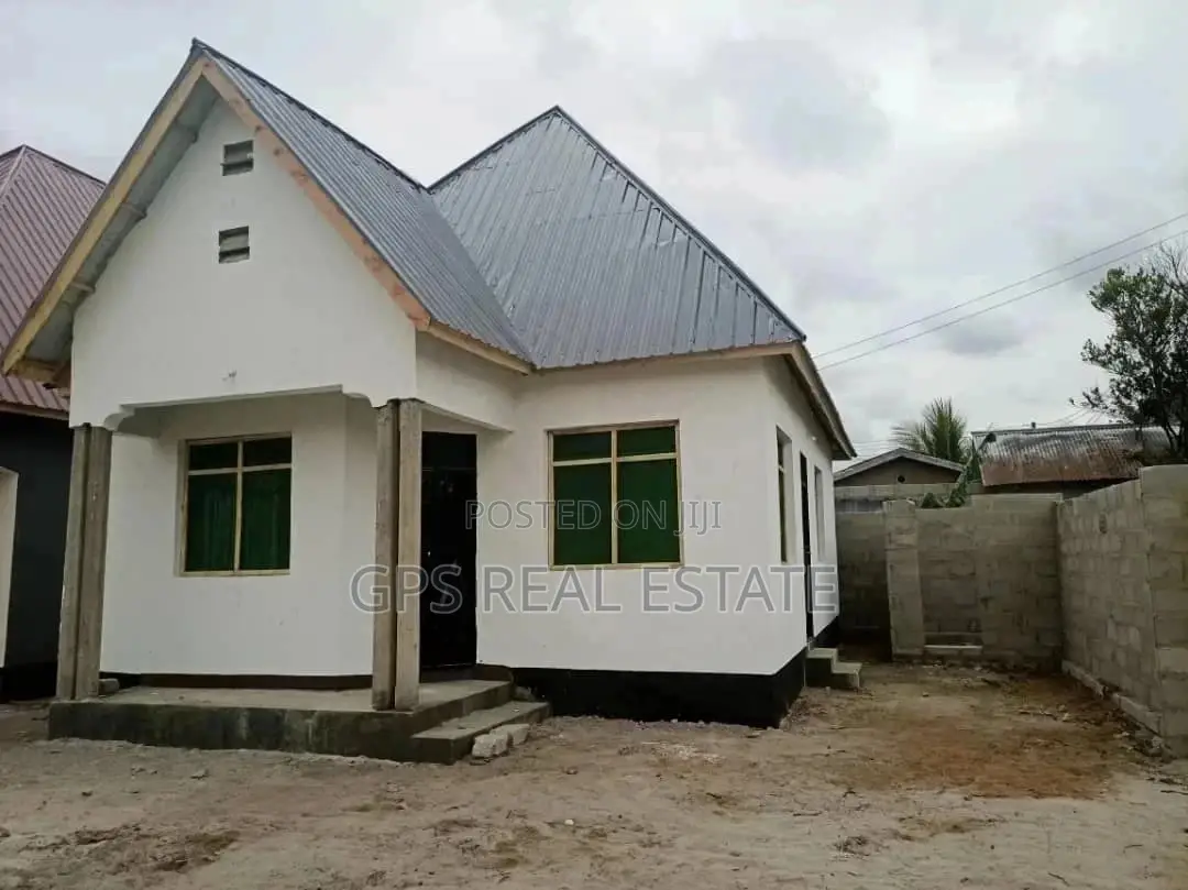 3bdrm House in Evans Mansah, Chamazi for Sale
