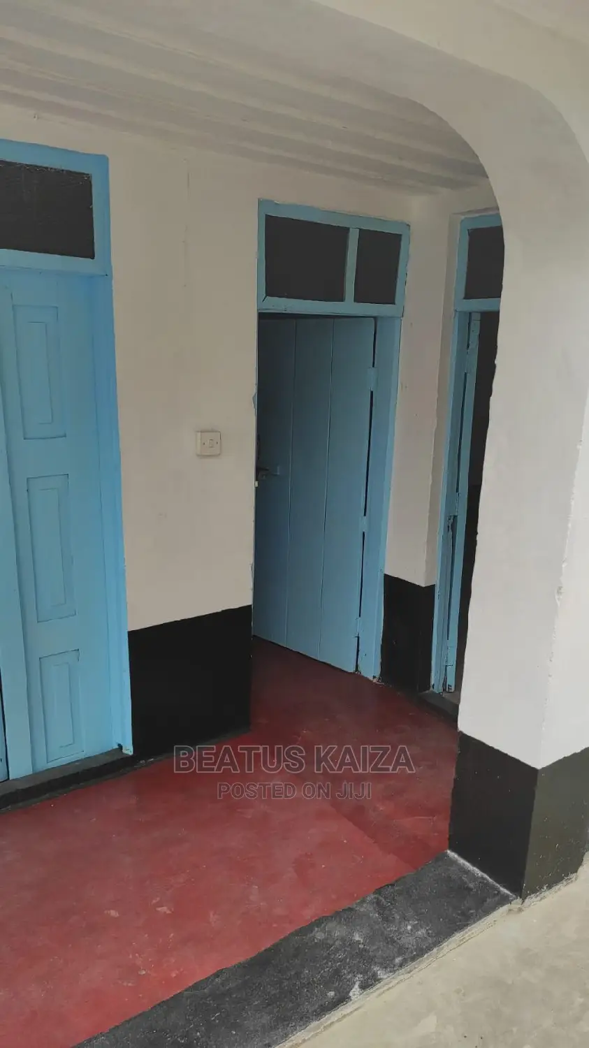 6bdrm House in Mikocheni Near By for rent