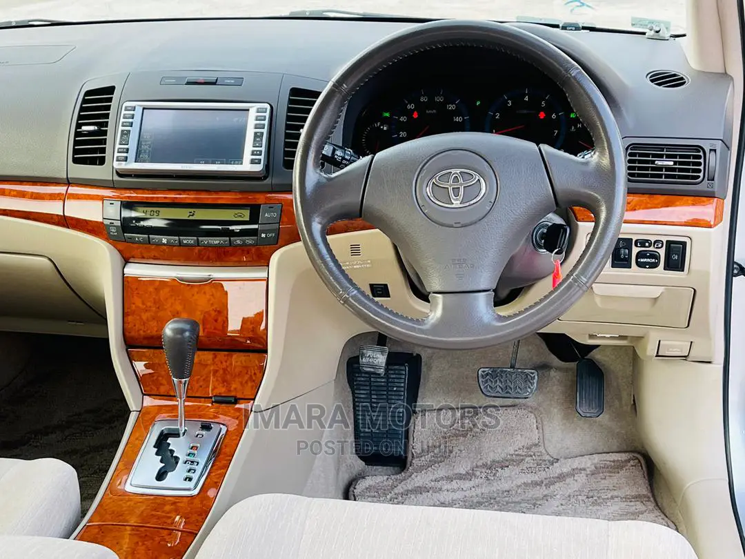 Toyota Premio 2002 Silver