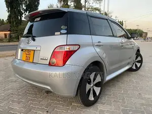 Toyota IST 2006 Silver