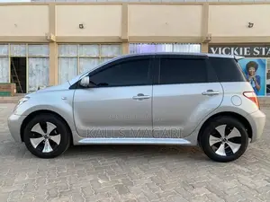 Toyota IST 2006 Silver