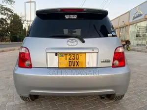 Toyota IST 2006 Silver