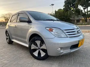Toyota IST 2006 Silver