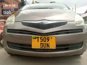 Toyota Ractis 2006 1.3 FWD Gray