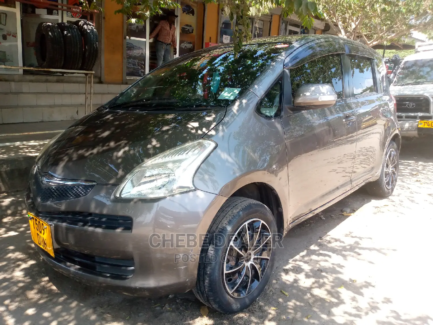 Toyota Ractis 2006 1.3 FWD Gray