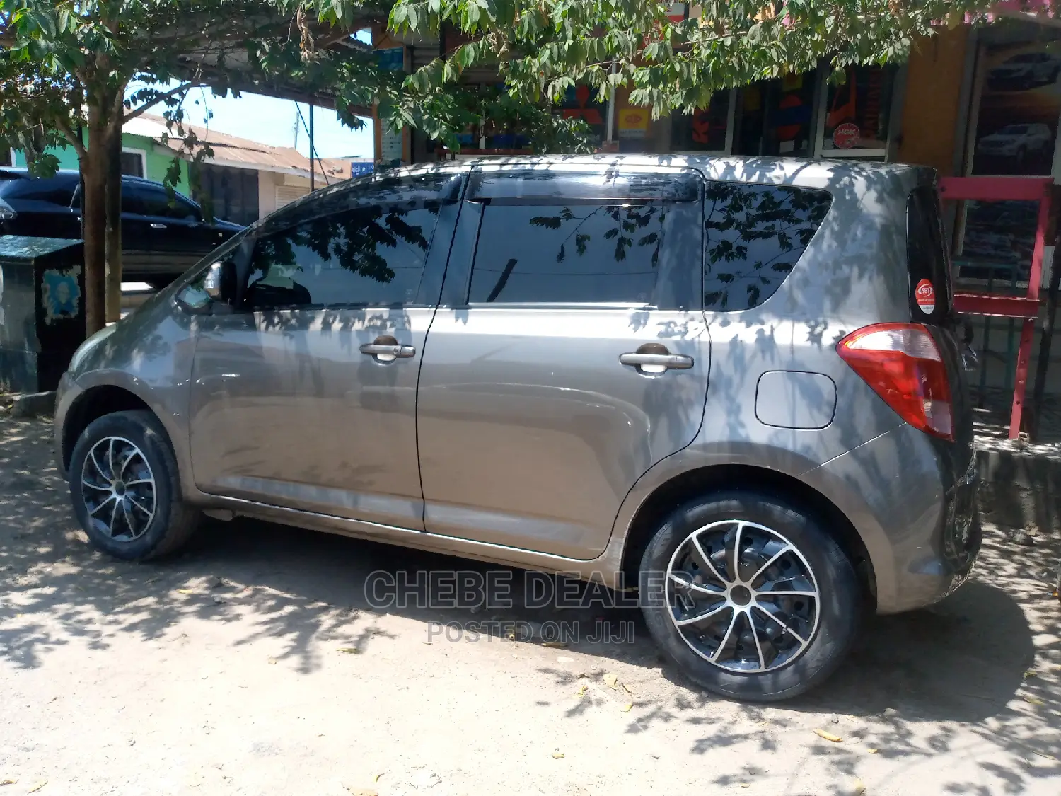 Toyota Ractis 2006 1.3 FWD Gray