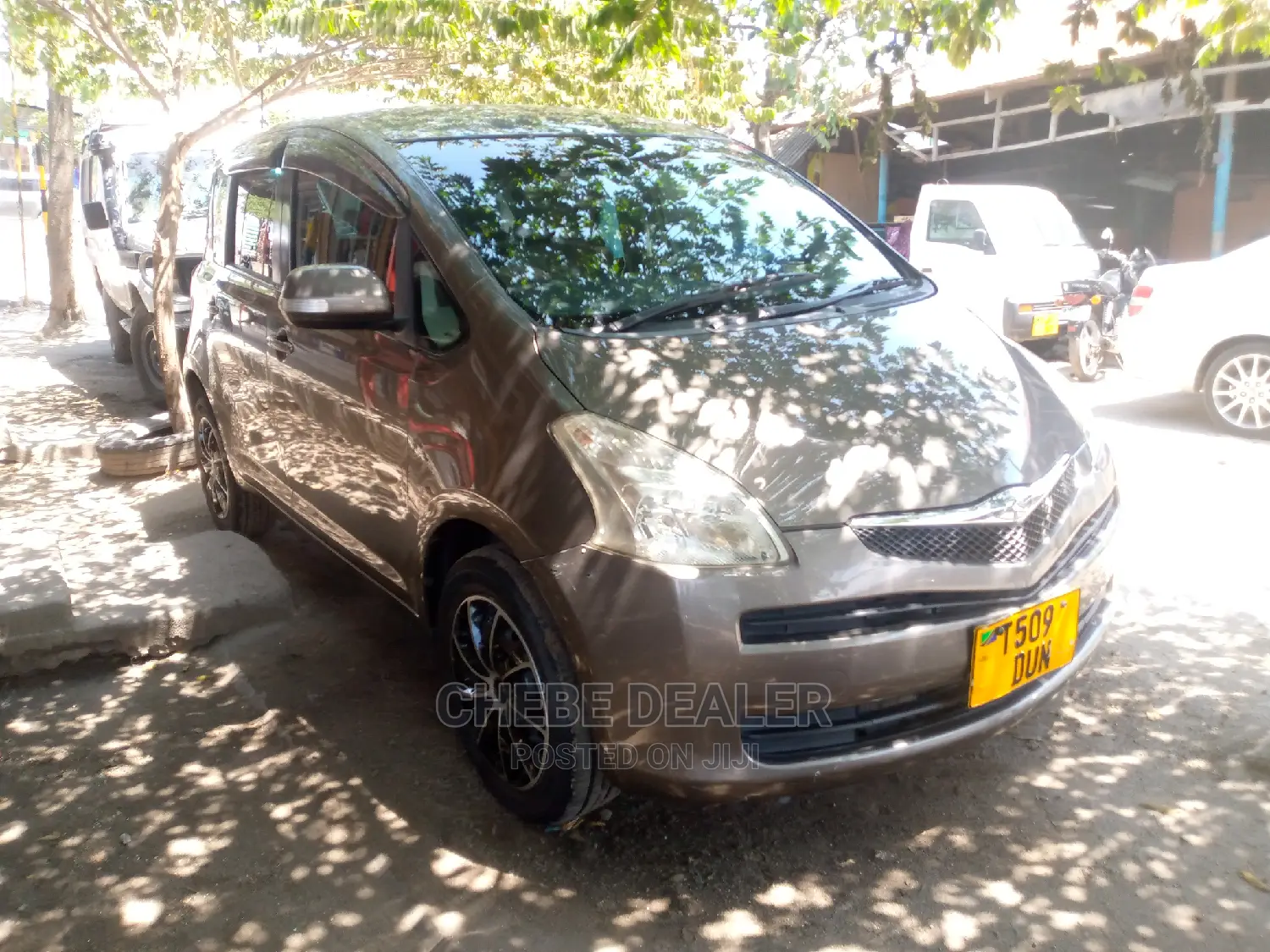 Toyota Ractis 2006 1.3 FWD Gray