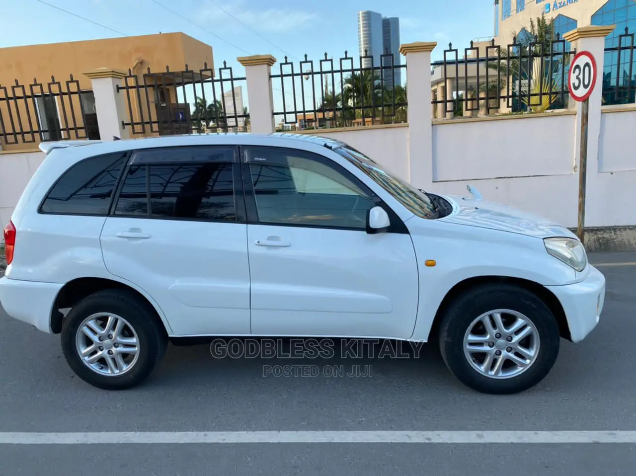 Toyota RAV4 2001 White