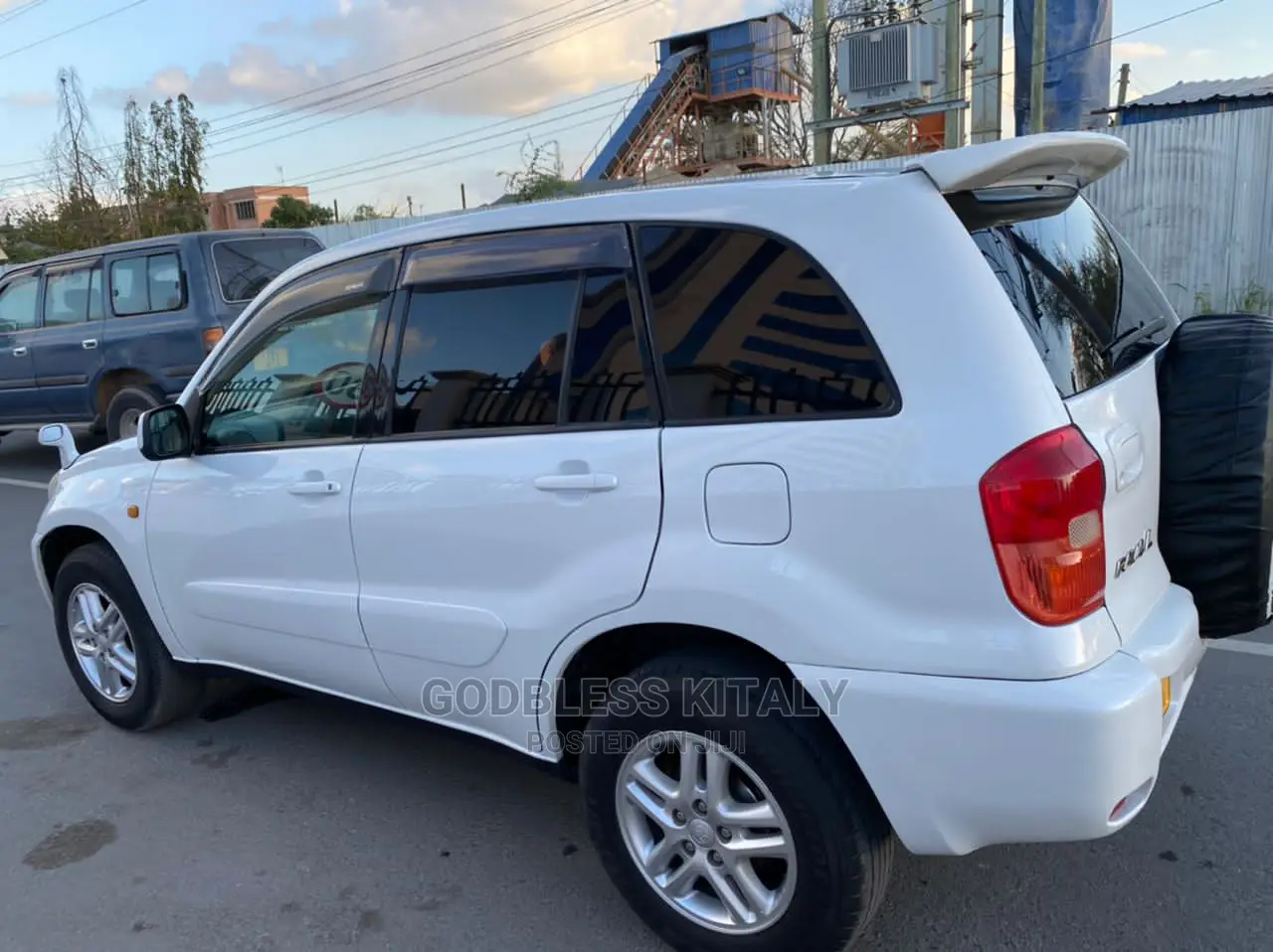 Toyota RAV4 2001 White