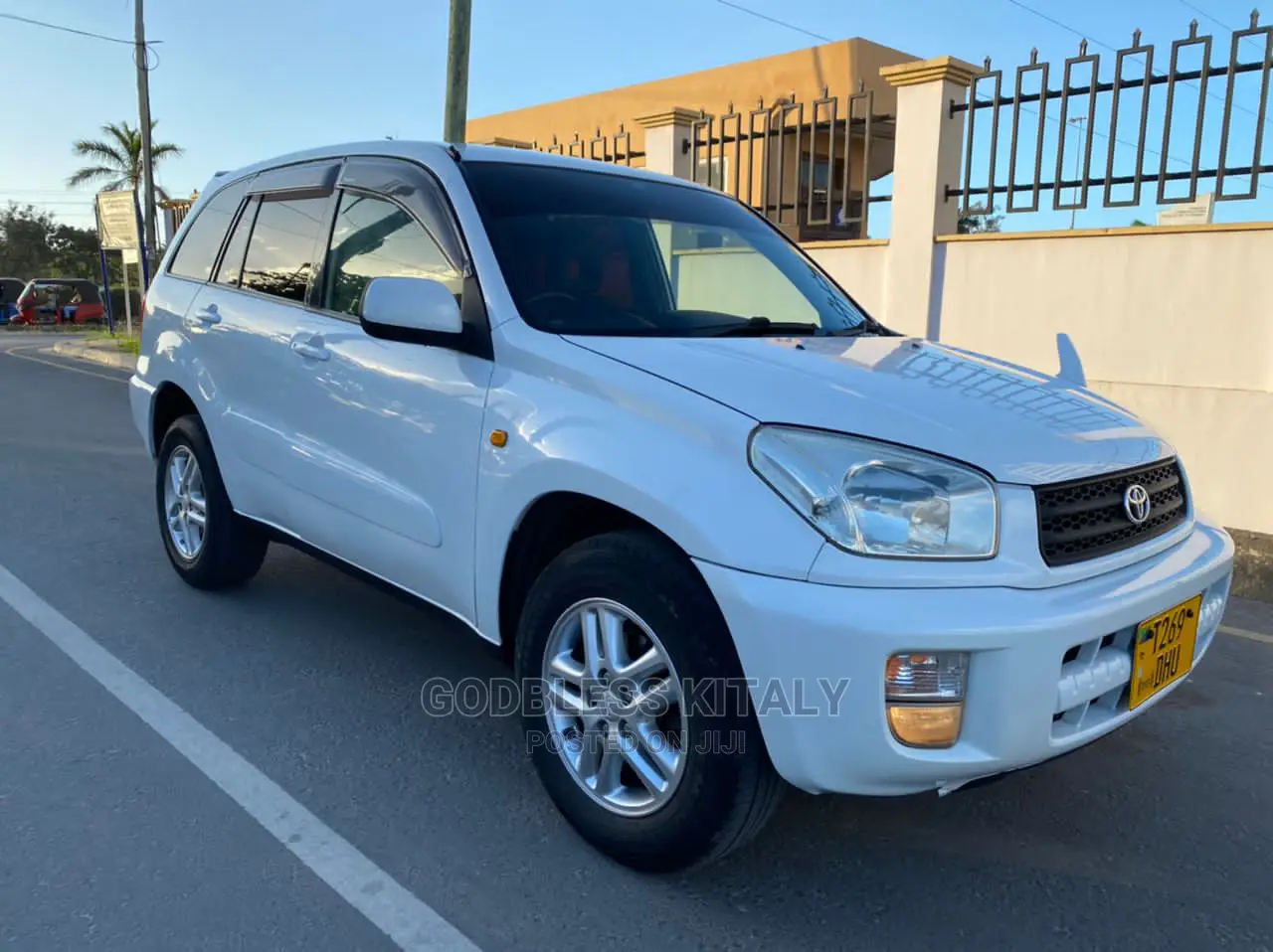 Toyota RAV4 2001 White