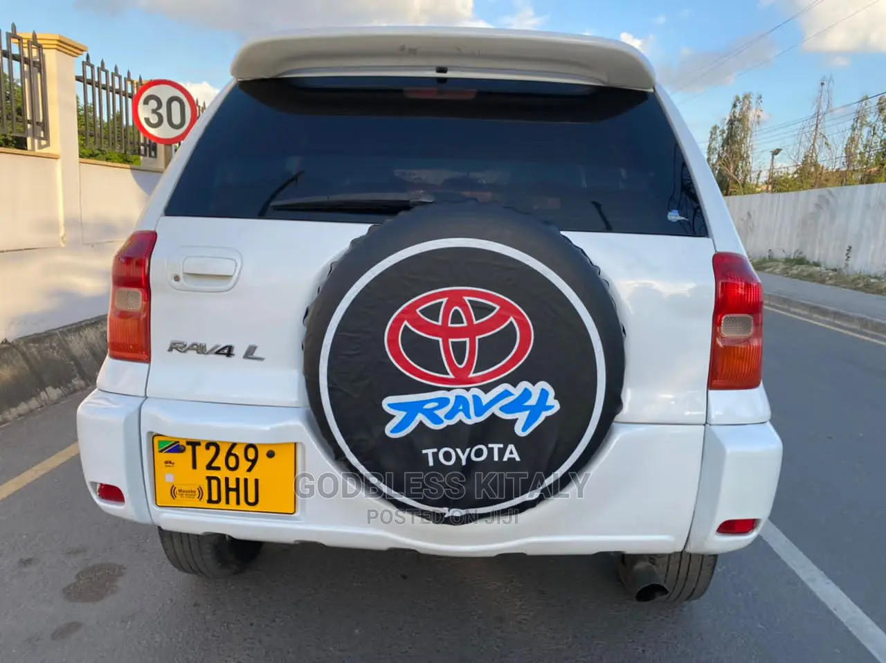 Toyota RAV4 2001 White