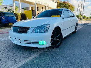Toyota Crown 2004 White