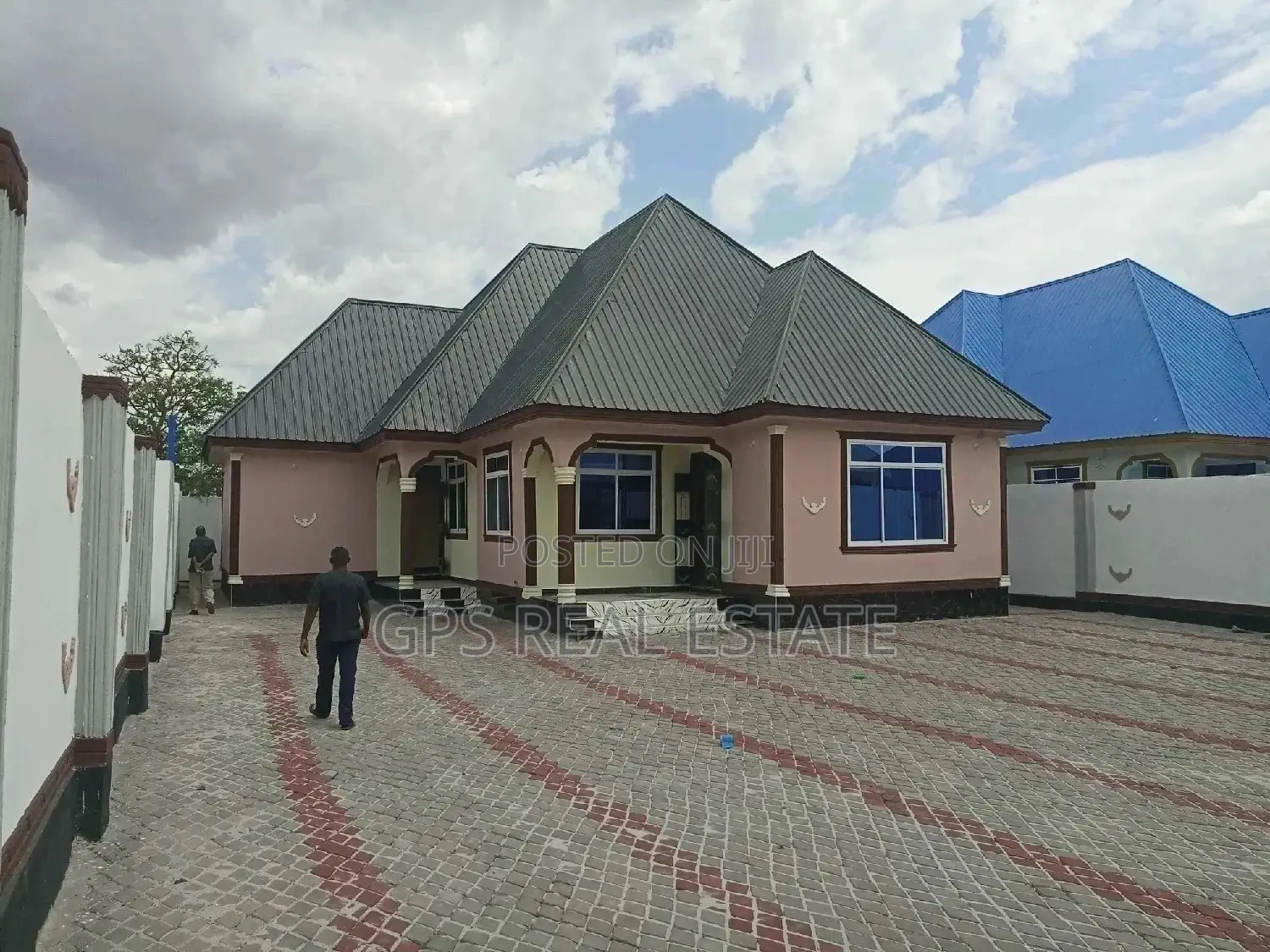4bdrm House in Evans Mansa, Temeke for Sale