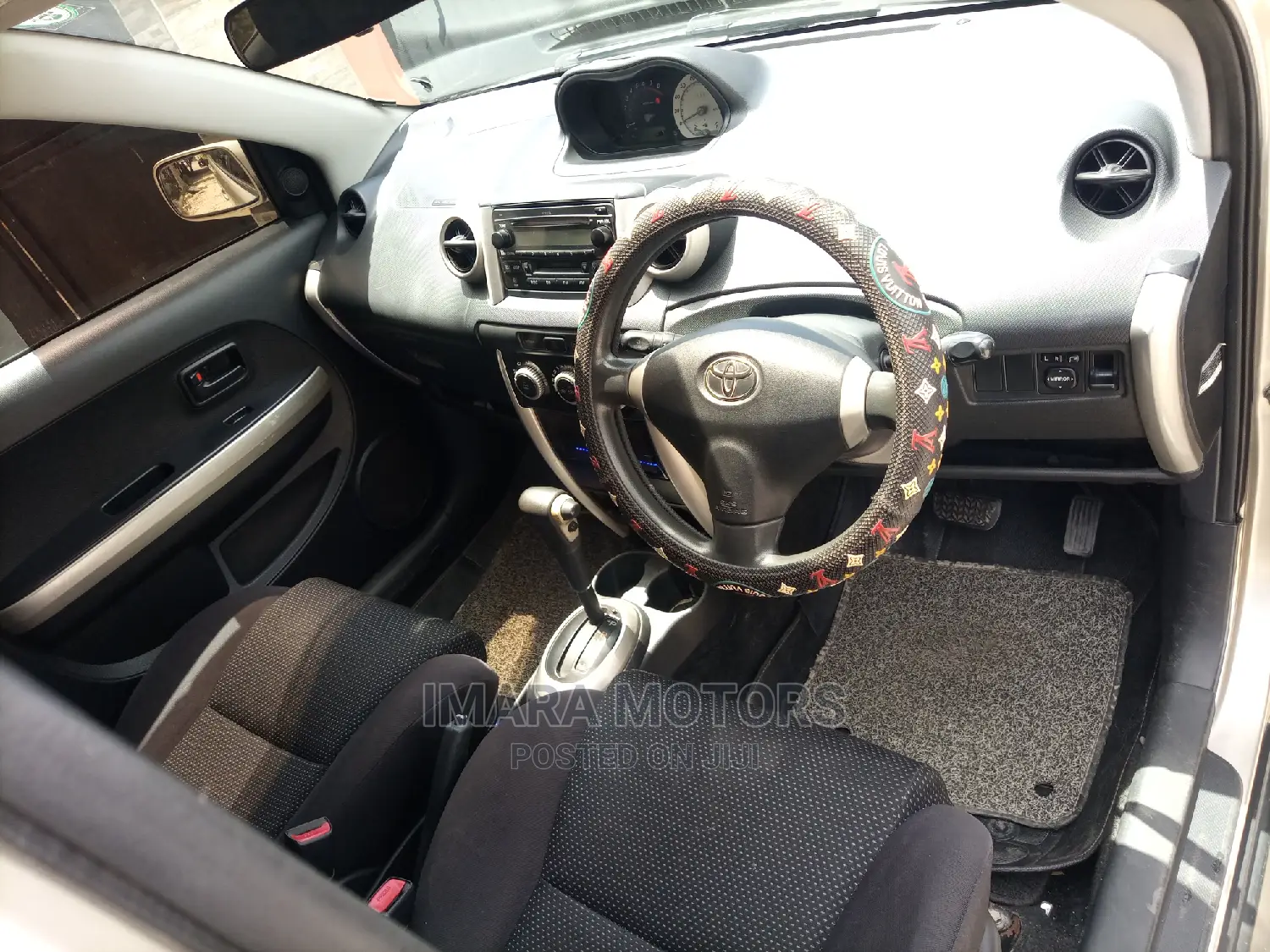 Toyota IST 2004 Gold