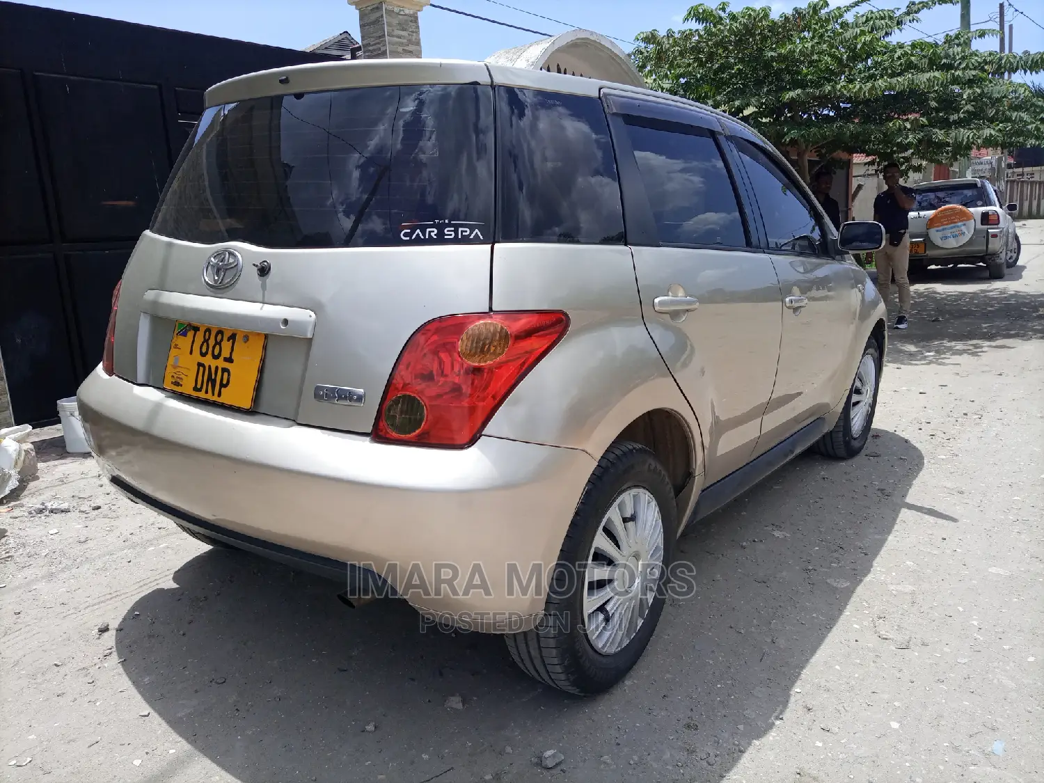 Toyota IST 2004 Gold