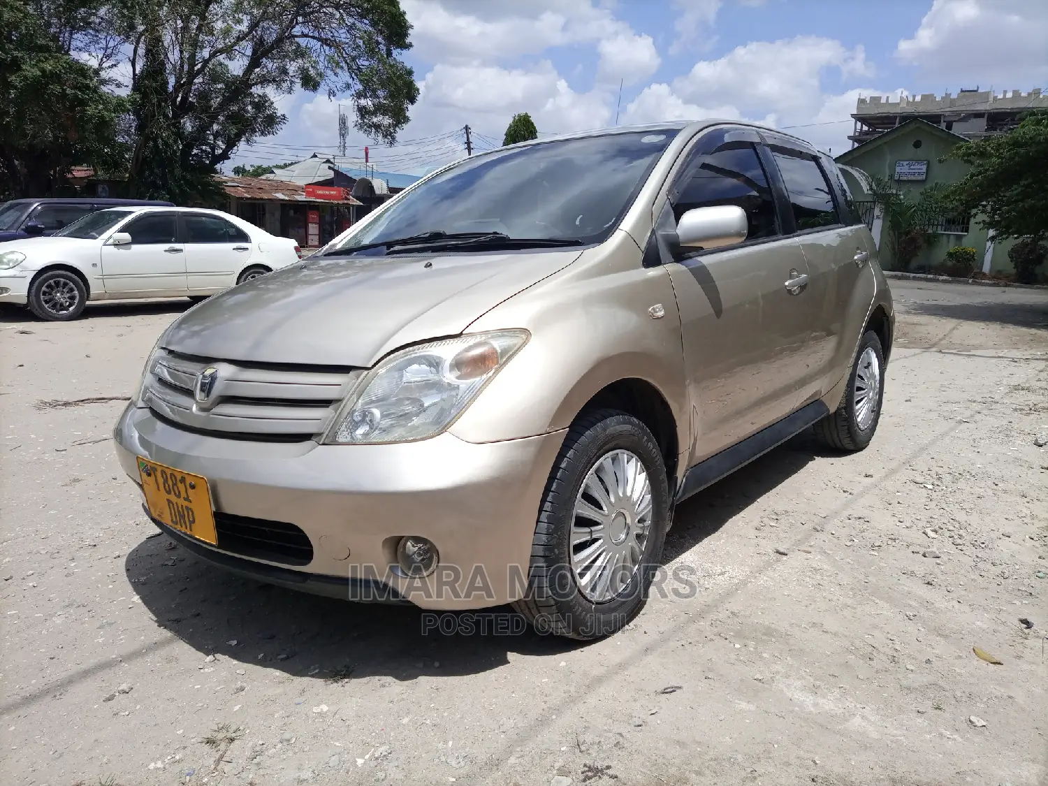 Toyota IST 2004 Gold