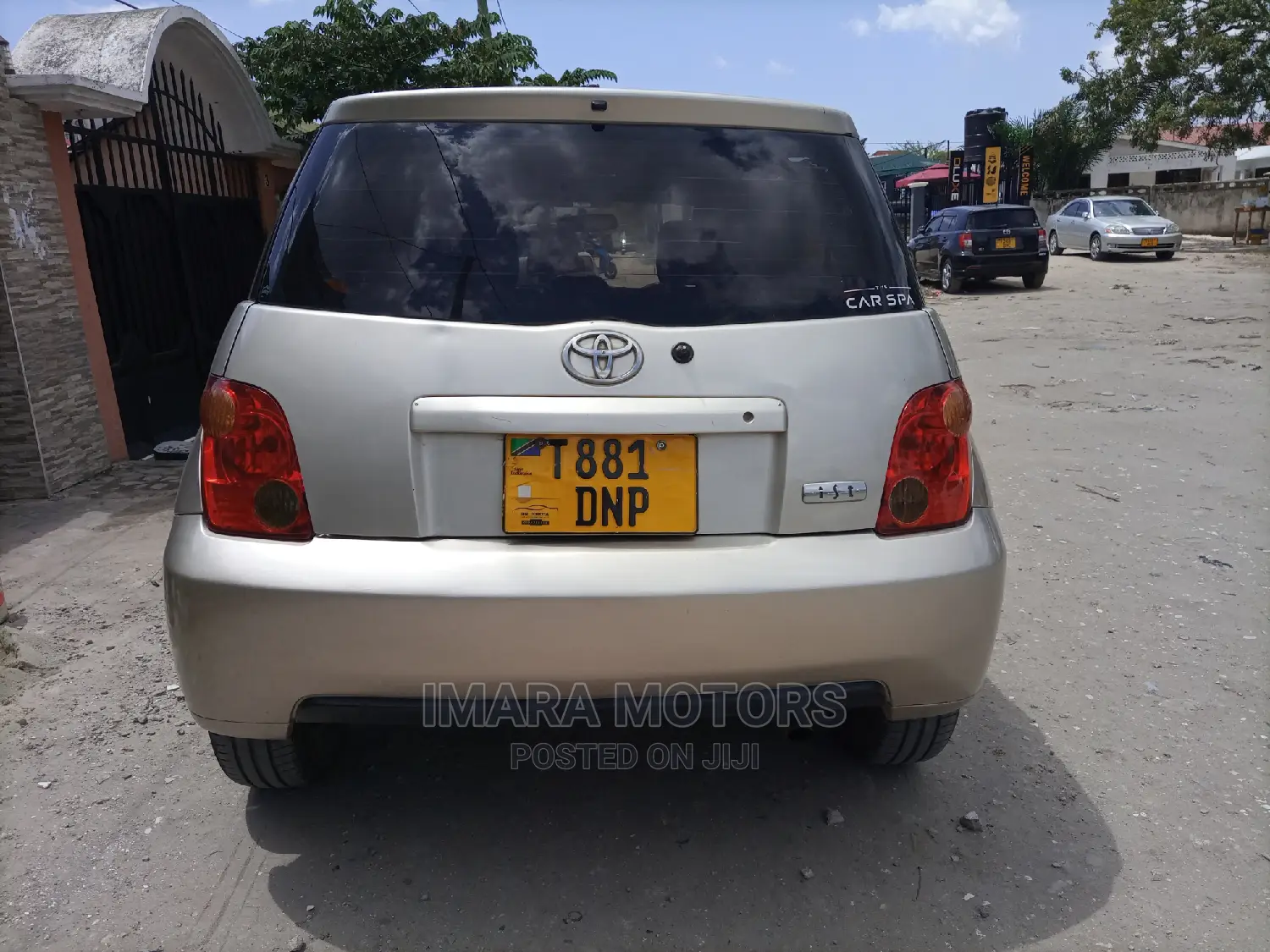 Toyota IST 2004 Gold