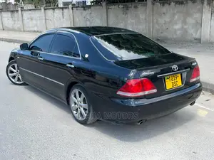 Toyota Crown 2006 Black